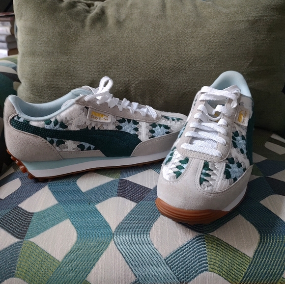 New Puma Sneakers - Picture 2 of 5